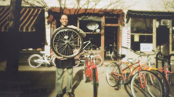 Hyde park: Bike Shop by Glenn Oakley